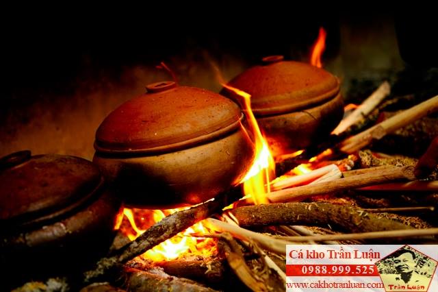 Niêu cá kho tiến vua Trần Luận