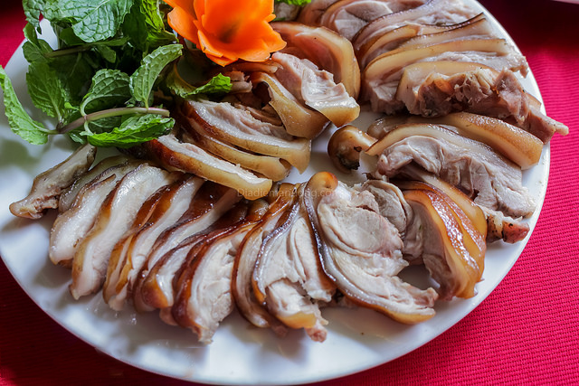 thịt lợn rừng hấp