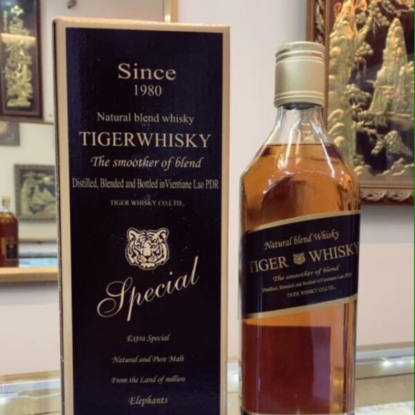 Rượu Lào Black whisky3
