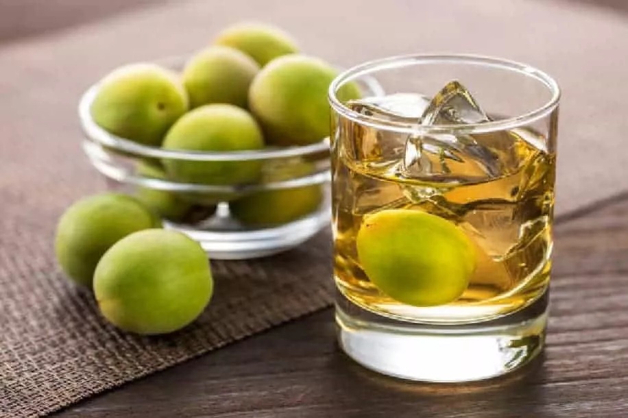 Rượu mơ ngâm sạch