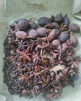 Thang thuốc ngâm mai quế lộ - 280k/thang