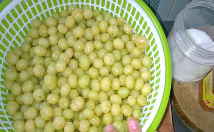 Cách ngâm rượu chùm ruột: