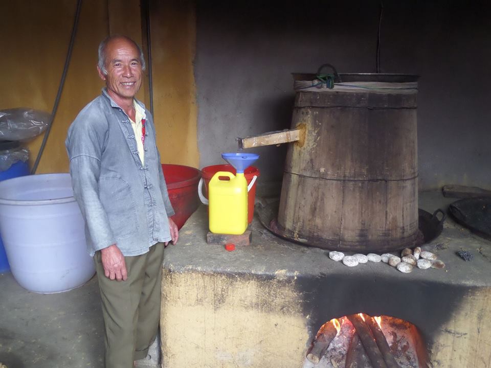 Chưng cất rượu