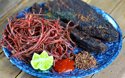 Thịt trâu gác bếp